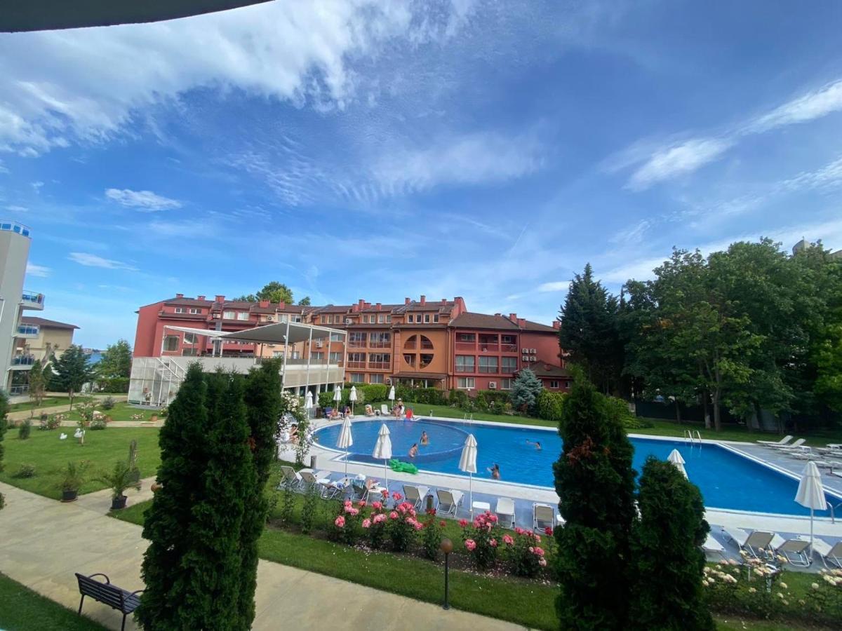Luxury First Line With Pool By The Sea