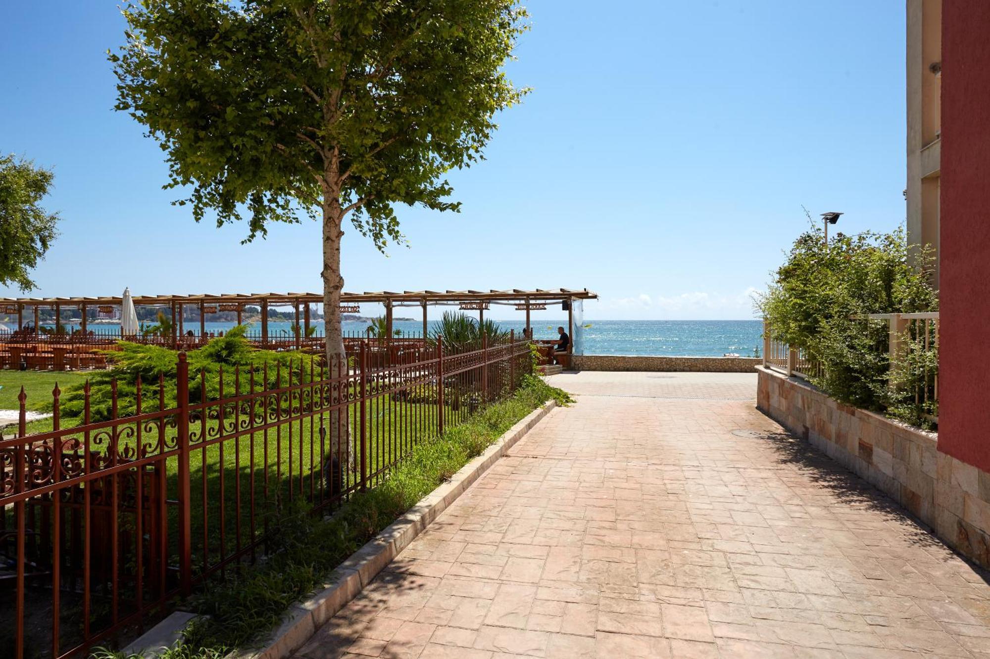 Luxury First Line With Pool By The Sea Apartment *